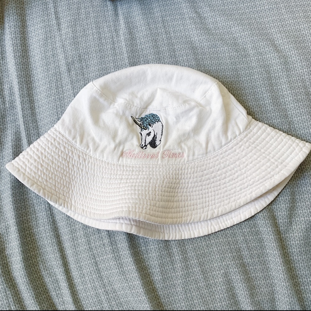 Vintage white bucket hat
